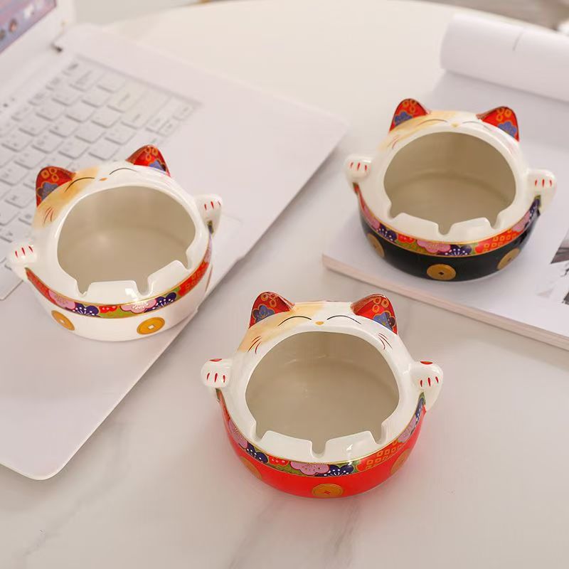 Lucky cat ashtray to send boyfriend home living room office cartoon light luxury funny desktop decoration