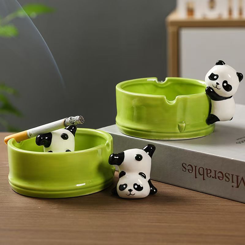 Ceramic fun ashtray Creative Panda high appearance level ceramic crafts office desktop light luxury pieces