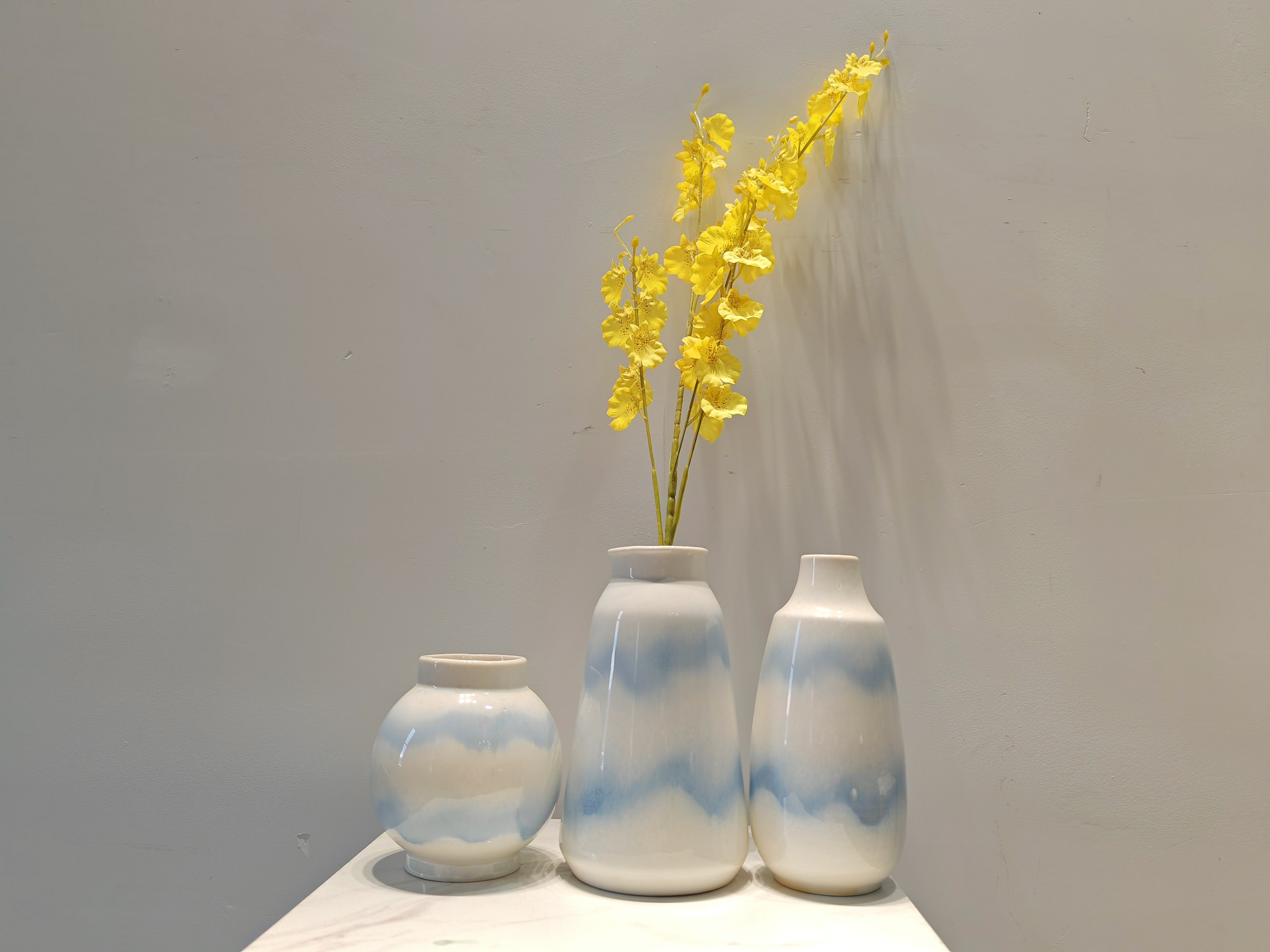 金葵SUNFLOWER-专注高端装饰挂画 致力于实现将艺术普及到现代人的点滴生活之中，诠释对生活美学的理解。 设计师款亚克力艺术风国潮展会系列挂画