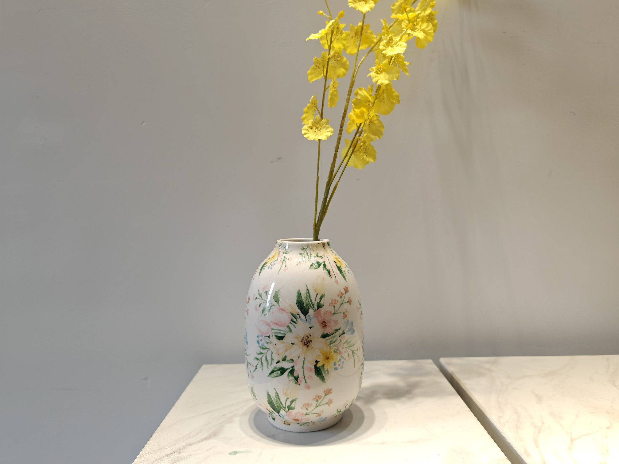 金葵SUNFLOWER-专注高端装饰挂画 致力于实现将艺术普及到现代人的点滴生活之中，诠释对生活美学的理解。 设计师款亚克力荧光视觉艺术国潮挂画