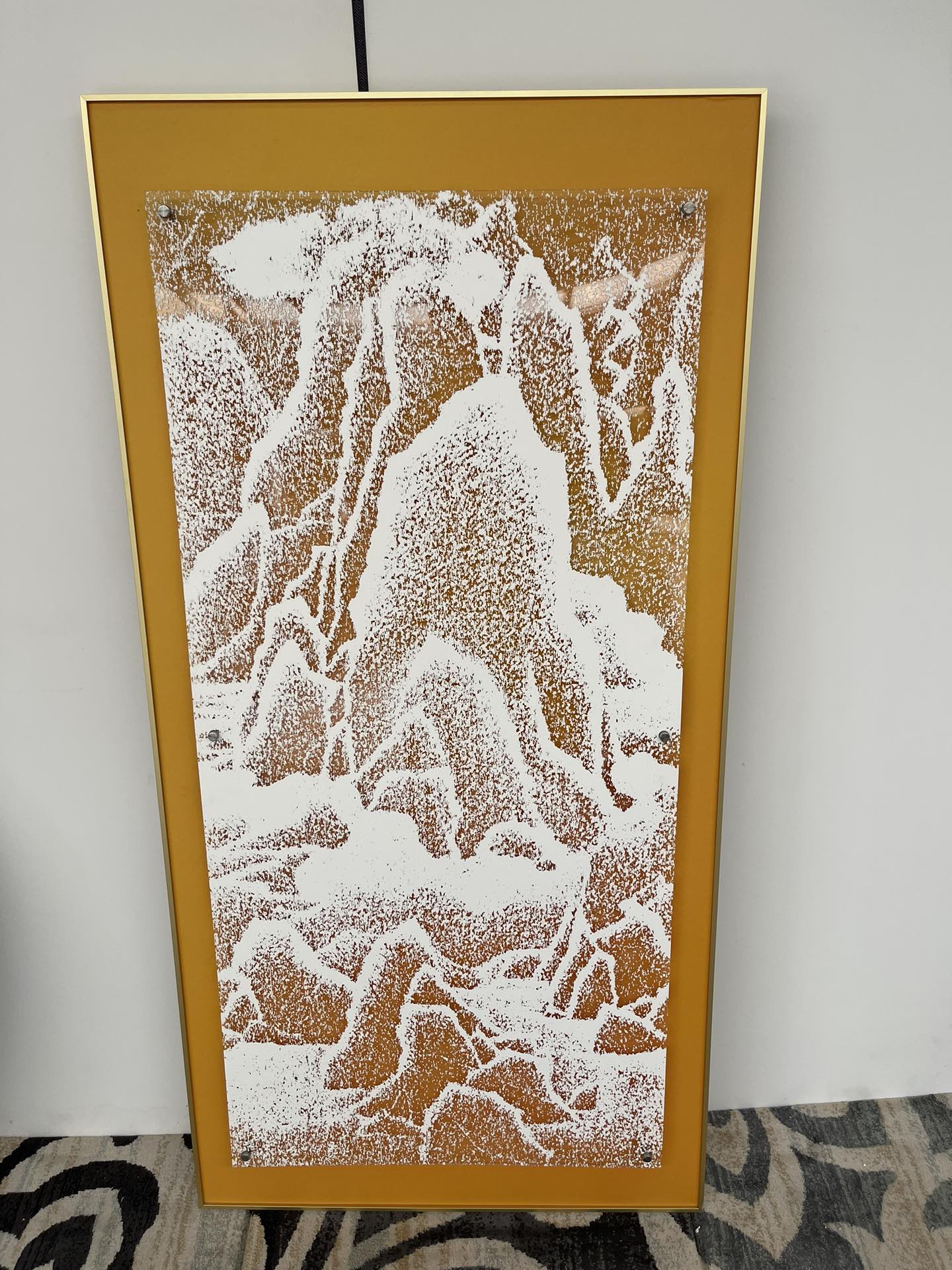 顶流家奢——visionnaire高定壁画 意大利轻奢家居设计师定制款，将奢华和艺术紧密结合，专业服务高端私宅。 高端定制设计师款立体双层晶瓷手工喷绘玄关挂画