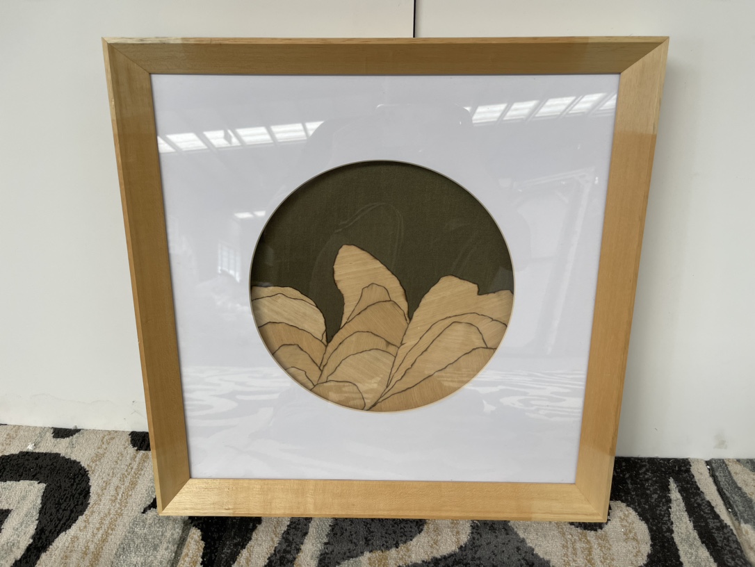 顶流家奢——visionnaire高定壁画 意大利轻奢家居设计师定制款，将奢华和艺术紧密结合，专业服务高端私宅。 高端定制立体双层木雕丝绸工艺挂画