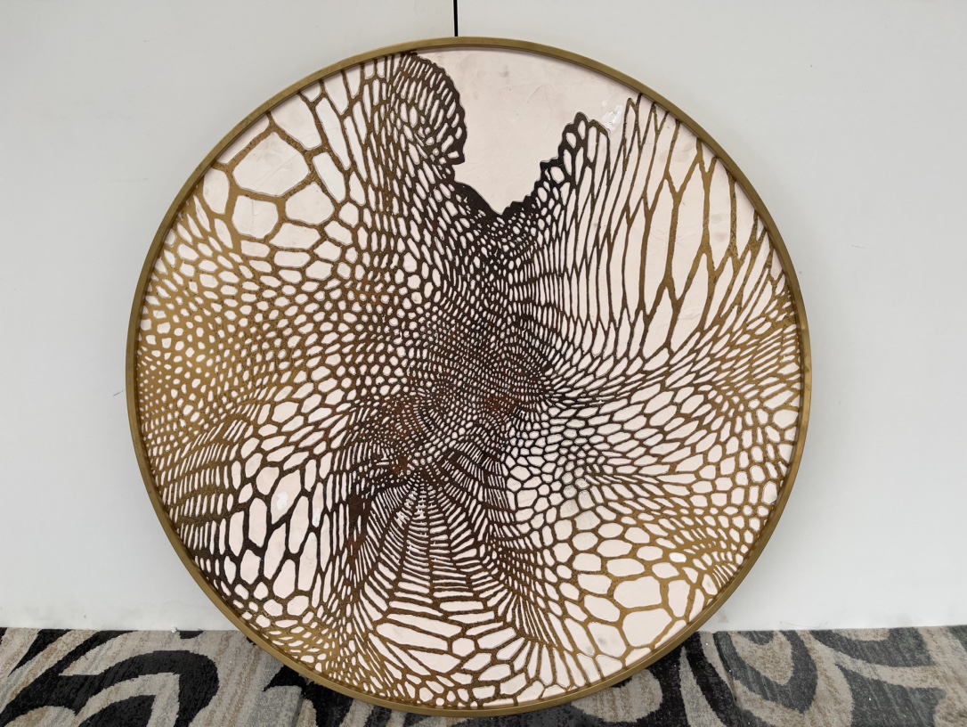 顶流家奢——visionnaire高定壁画 意大利轻奢家居设计师定制款，将奢华和艺术紧密结合，专业服务高端私宅。 高端定制手工描绘鎏金艺术挂画