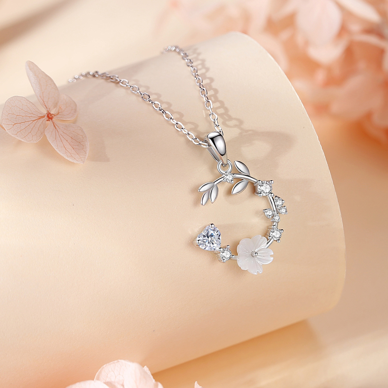 S925银花瓣项链女款花环蝴蝶颈链日韩小清新蝴蝶项饰甜美锆石饰品