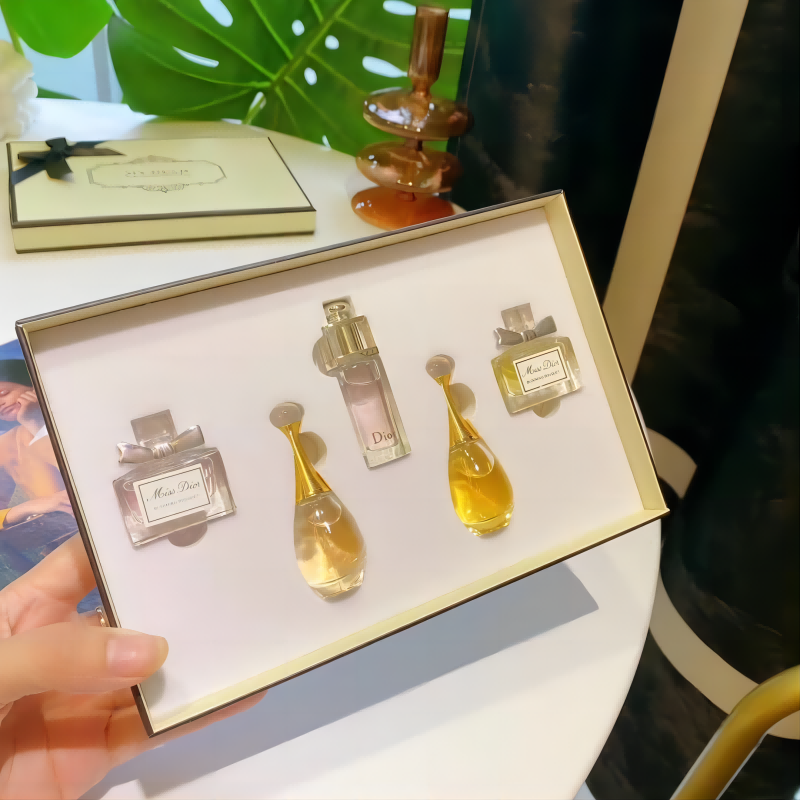 迪奥香水（黄礼盒）五件套小样5ml*5