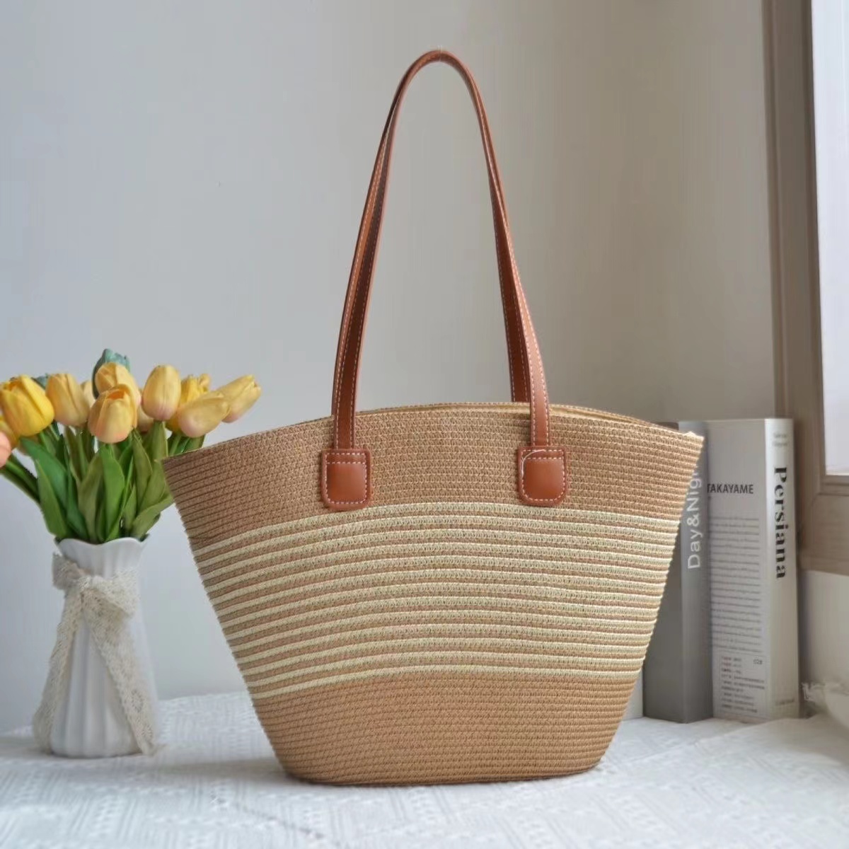 Spring and summer 2024 New Holiday Tote art knitting bag ladies bag small ins zipper woven messenger bag