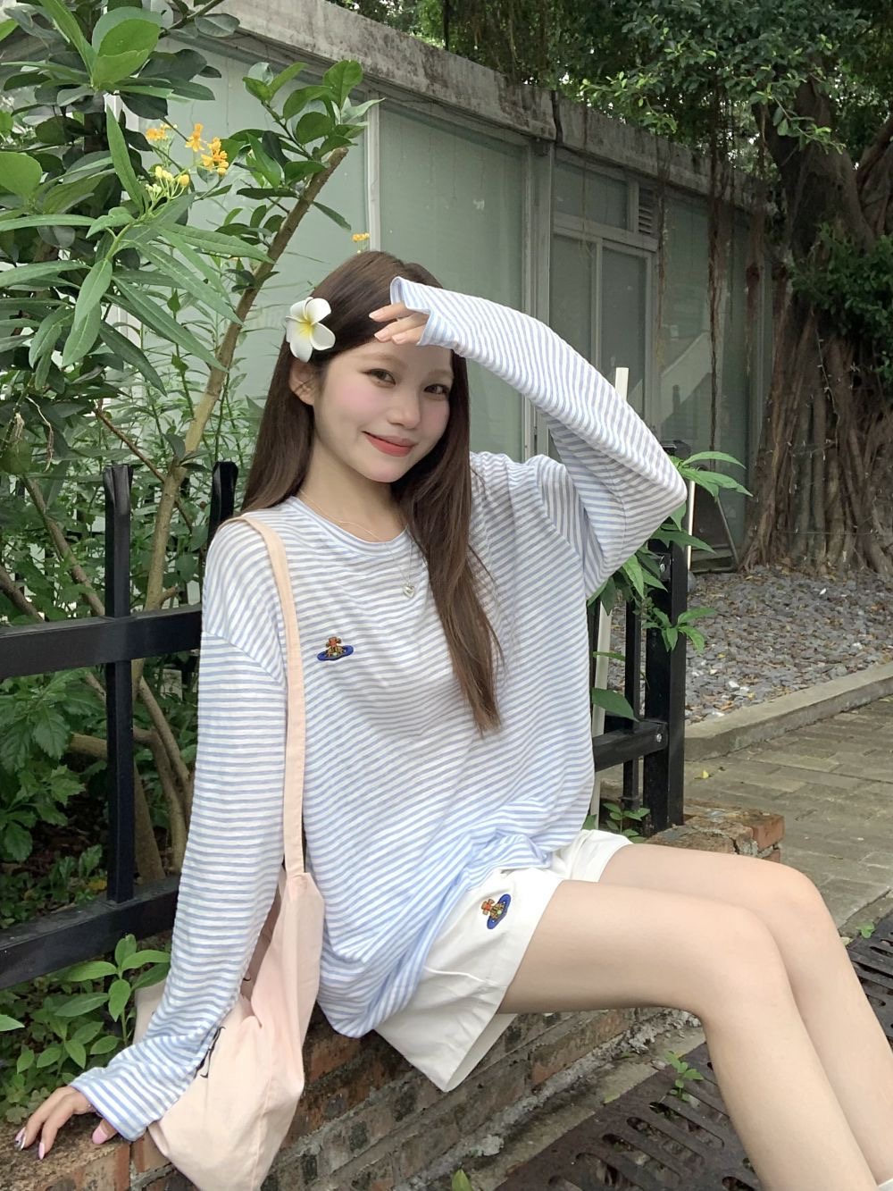 Summer French fashion casual suit women's color contrast striped T-shirt heavy embroidery straight shorts two-piece set