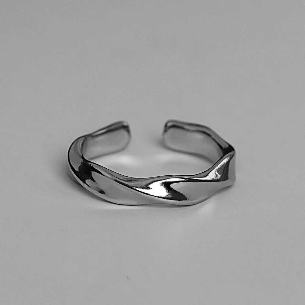 Ring simple men's and women's undulating ring neutral mouth ring couples simple