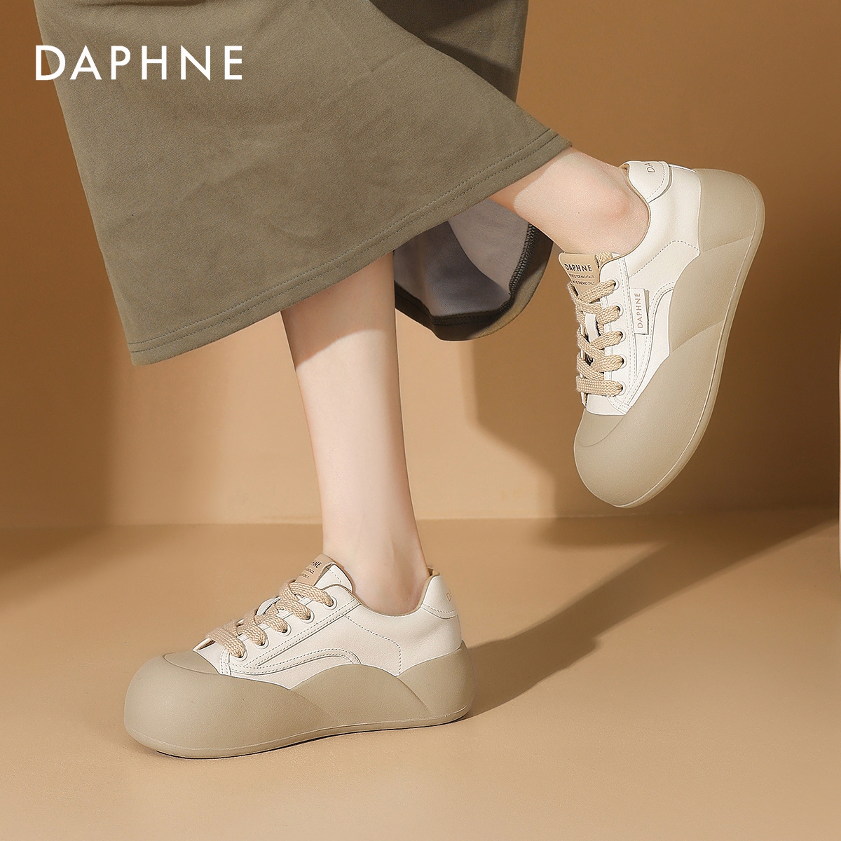 达芙妮厚底增高小白鞋女爆款休闲板女鞋4024101223