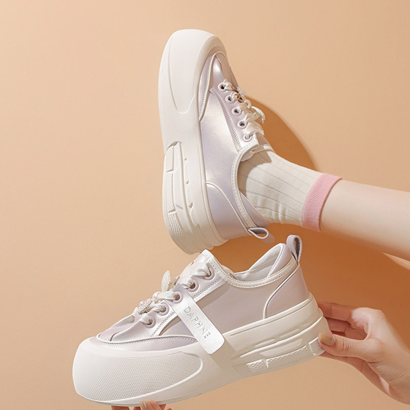 达芙妮圆头小白鞋女款厚底女鞋鞋子4024101550