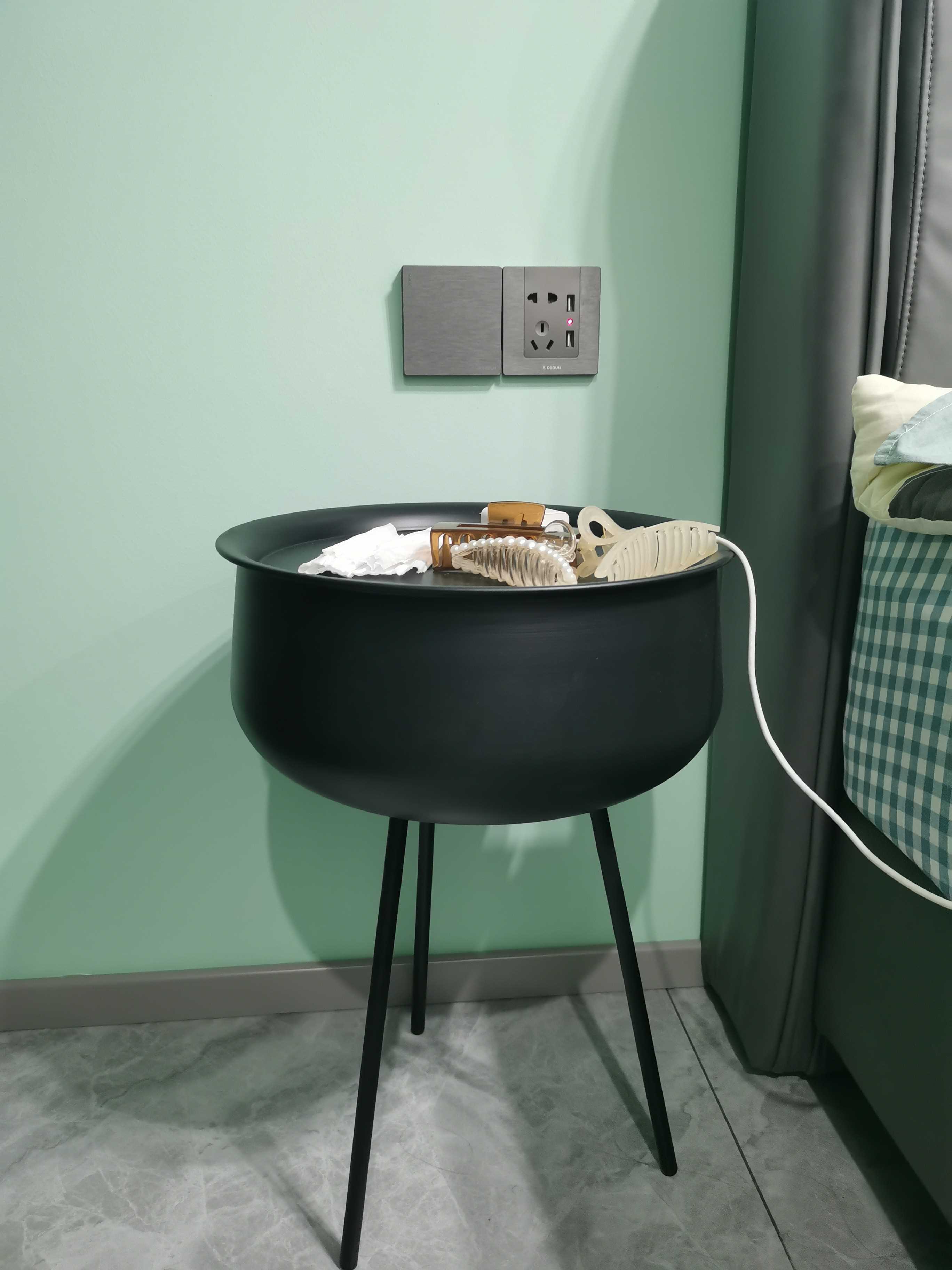 Nordic light luxury bedroom nightstand Nordic small side table iron bed