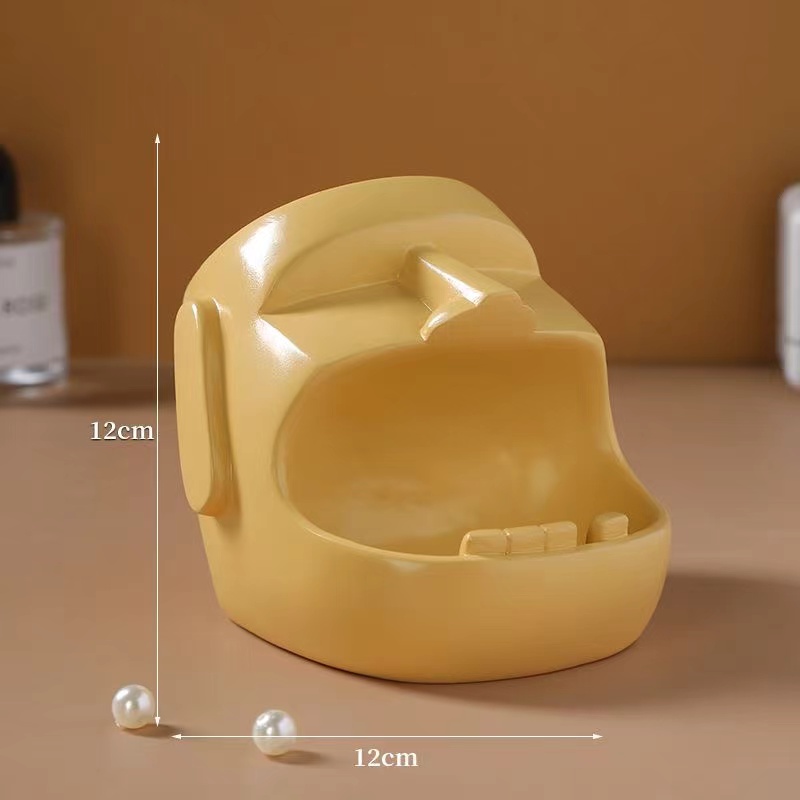 Light luxury bedroom living room decoration pieces Easter Island personality art design touching head tissue box table decoratio