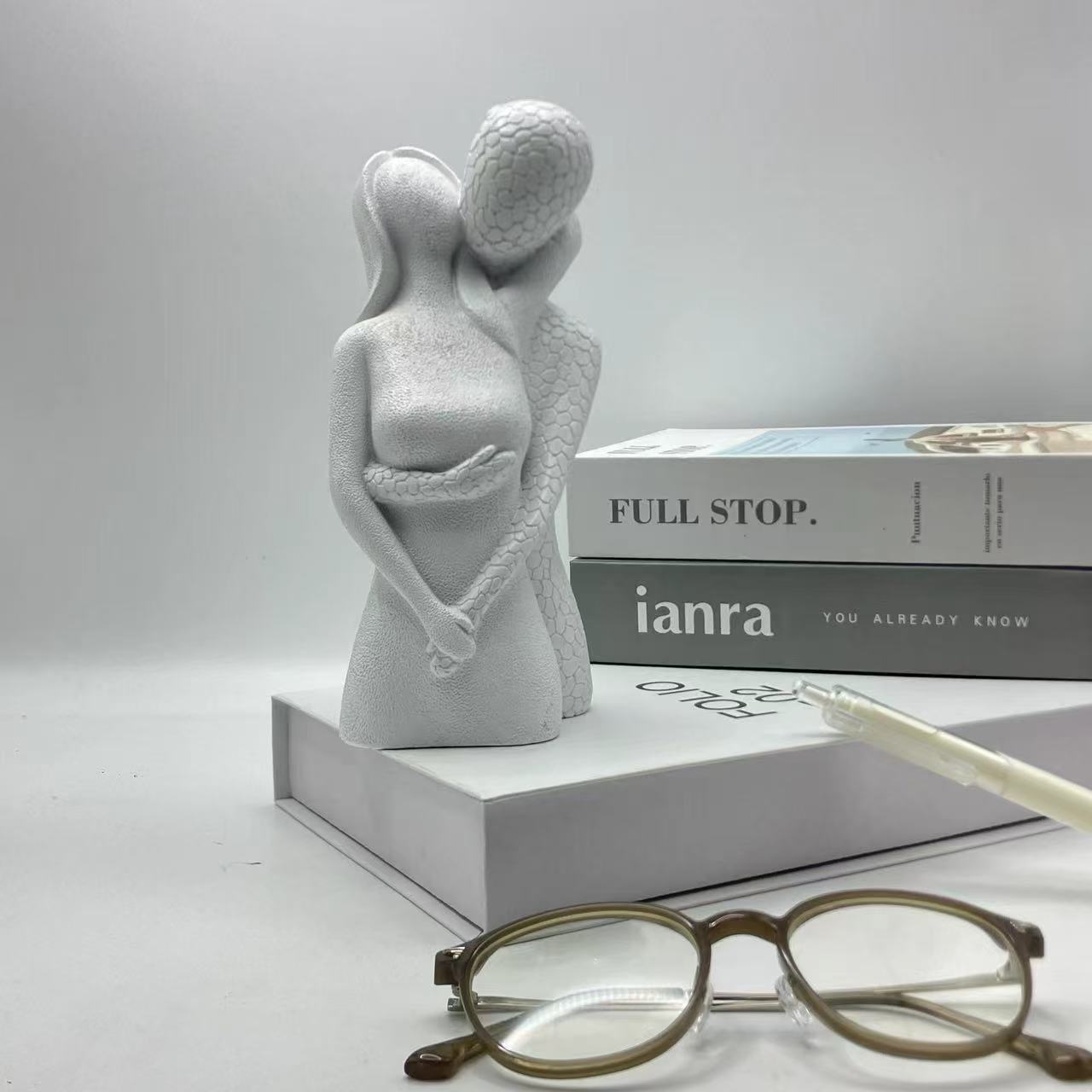 Nordic modern abstract art big embrace wind simple living room bedroom decoration gift advanced tabletop decoration home