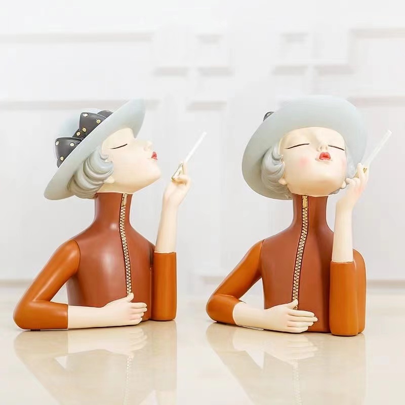 Urban temperament girl creative decoration modern girl simple light luxury living room table entrance home decoration