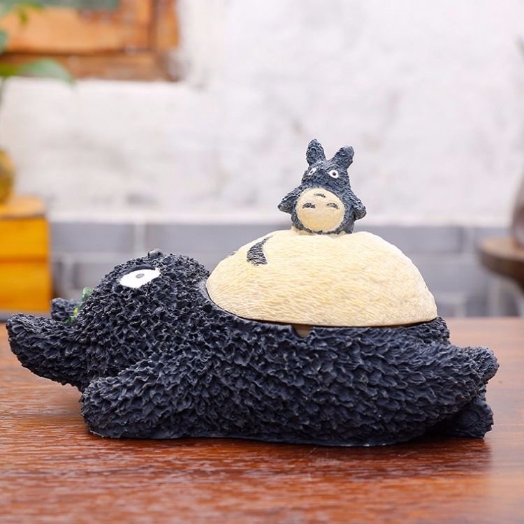 Ashtray with cover household living room creative personality cute multi-functional cartoon Totoro ashtray