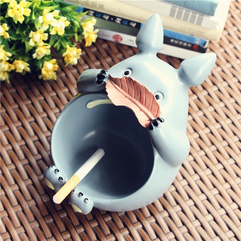 Fashion trend large cartoon cute personality Totoro household resin ashtray gift Creative multi-functional ashtray