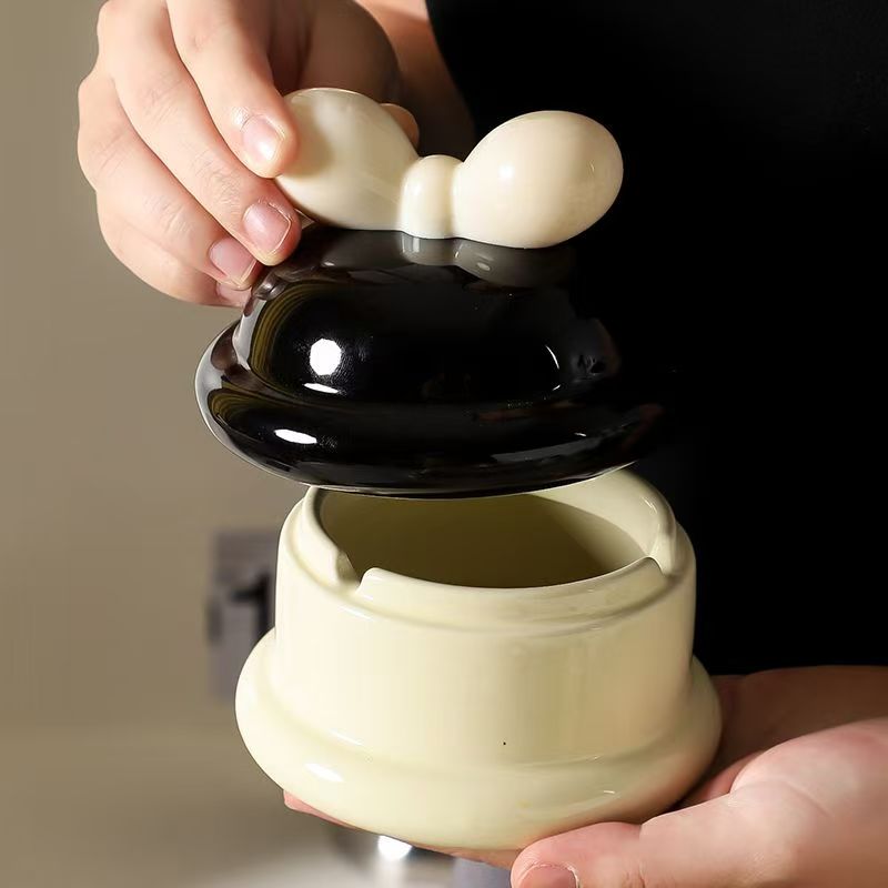 Cream wind ashtray ins Advanced sense with lid fly ash Cute creative ceramic home living room office