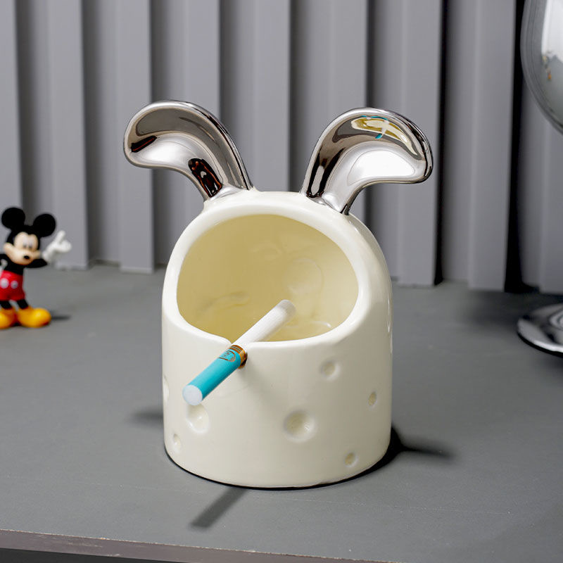 Cute cream wind rabbit ashtray Simple new ceramic living room desktop windproof ash cheese personality ashtray