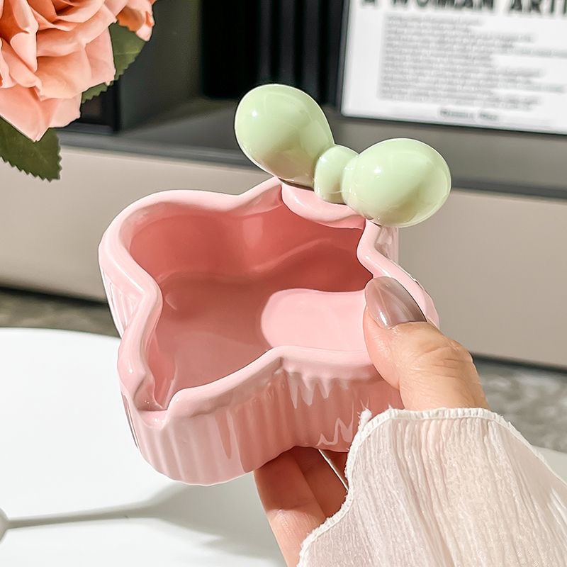 Lovely cream style ashtray advanced sense niche light luxury creative office home living room decoration