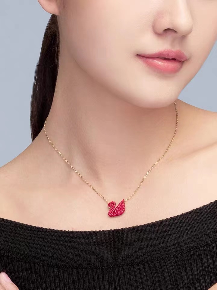 SwarovskI施华洛世奇红色天鹅大项链5465400  