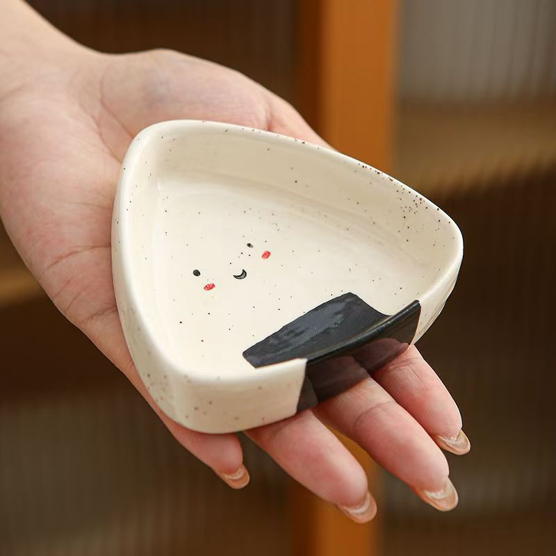 Lovely Japanese sesame point ceramic dish triangular rice ball flavor dish Household hot pot dipping dish Vinegar dish