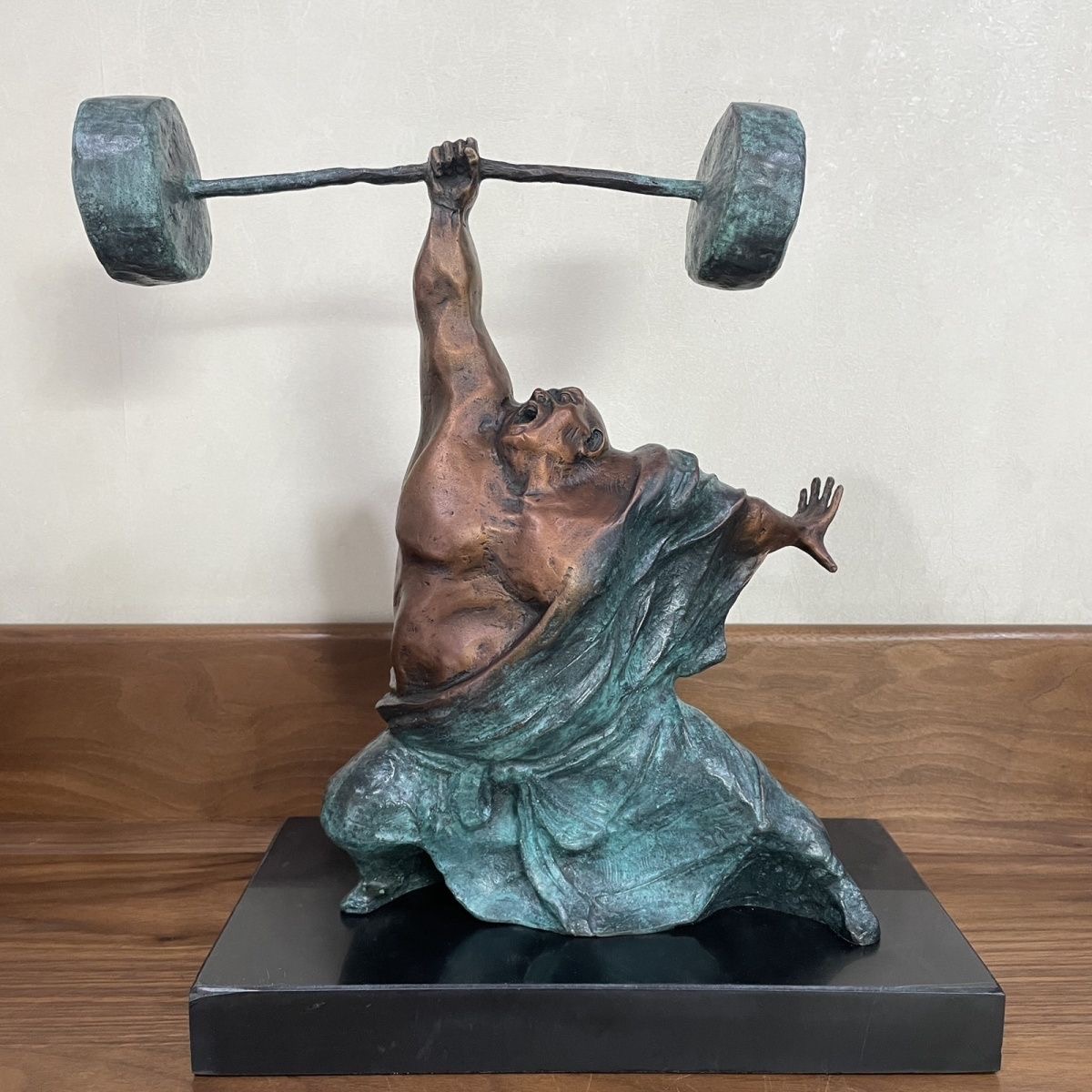 Copper sculpture weightlifting bronze sculpture handicrafts decoration Home decoration Creative gifts living room porch study de