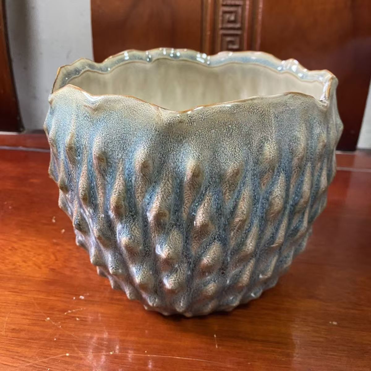 New daffodil flower pot ceramic water lily bowl lotus special plant Nordic wave wave mouth creative relief flower pot