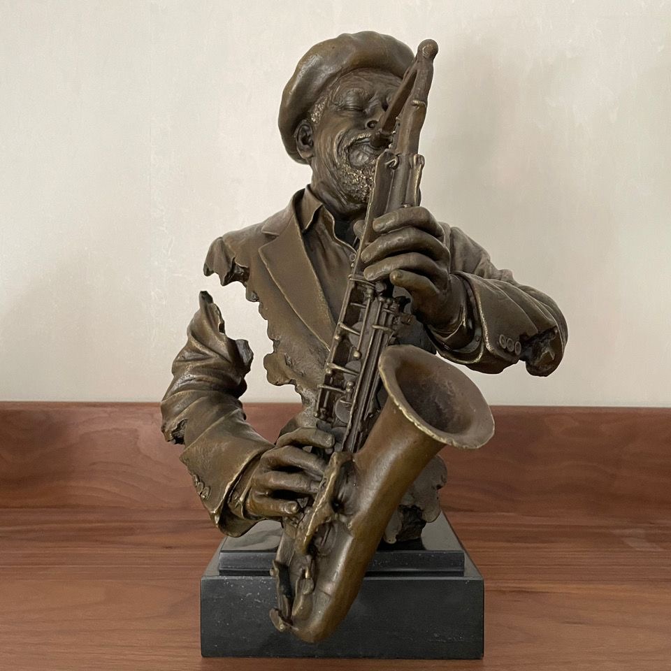 Bronze sculpture male saxophone bronze decoration home decoration Creative gifts living room porch study decoration