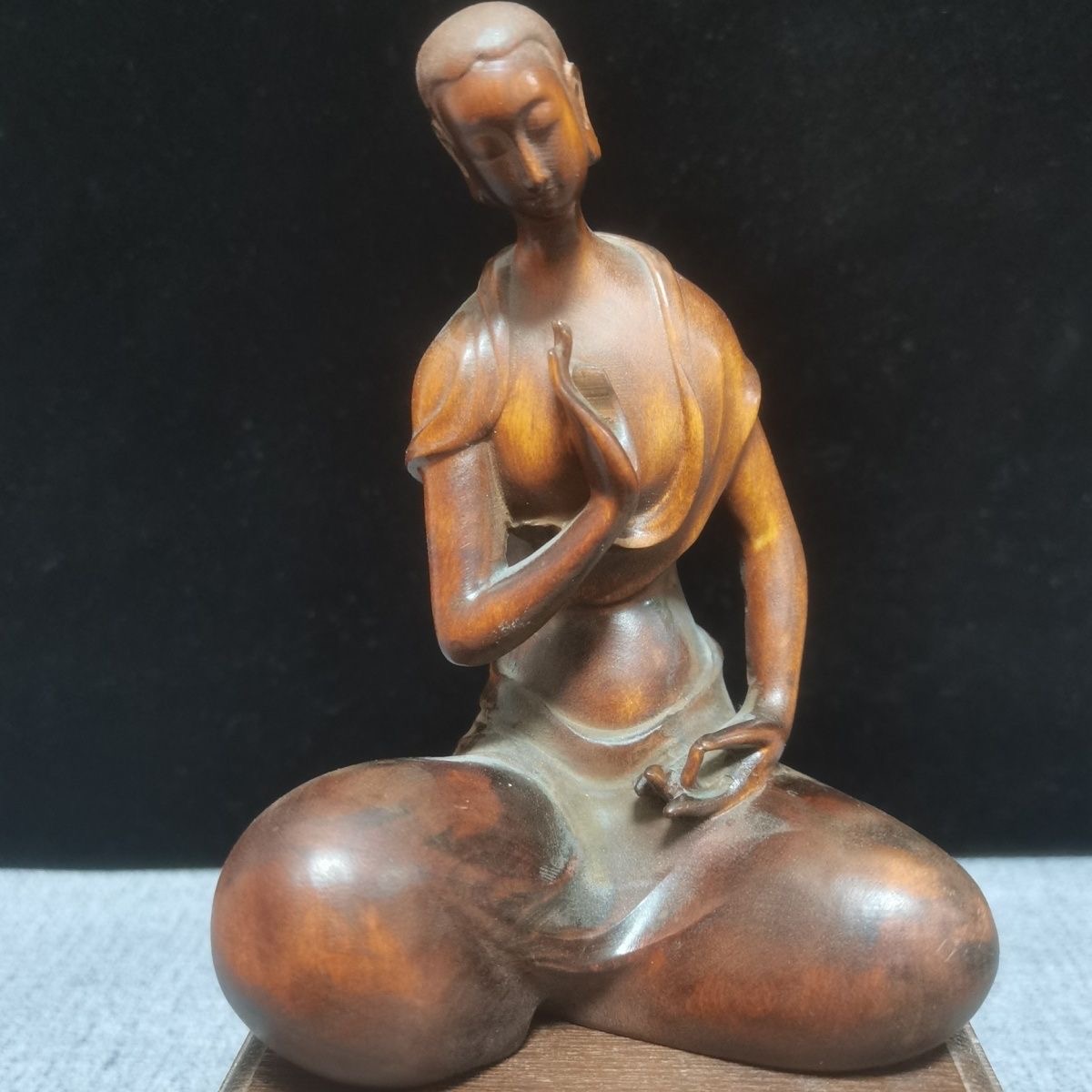 Boxwood carving "Free Weaver" decoration