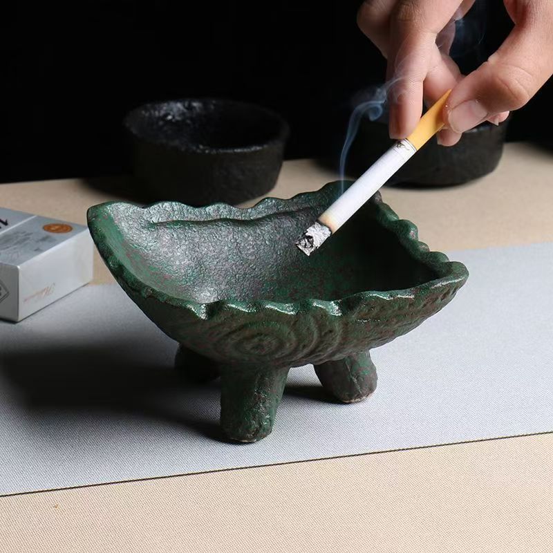 Creative three-legged ashtray ceramic living room home office advanced retro ashtray home decoration